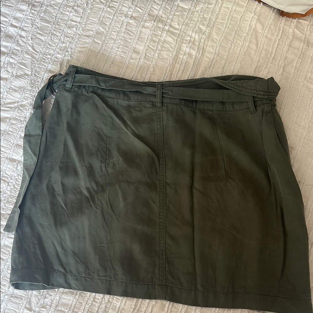 H&M Olive Green Mini Skirt with Belt - Picture 2 of 3